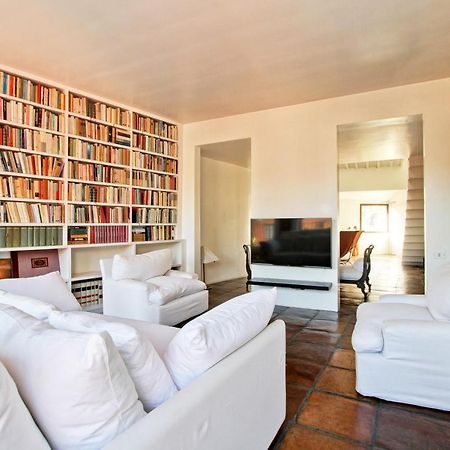 Luxury Art Apartment In Trastevere With Terrace Rome Bagian luar foto