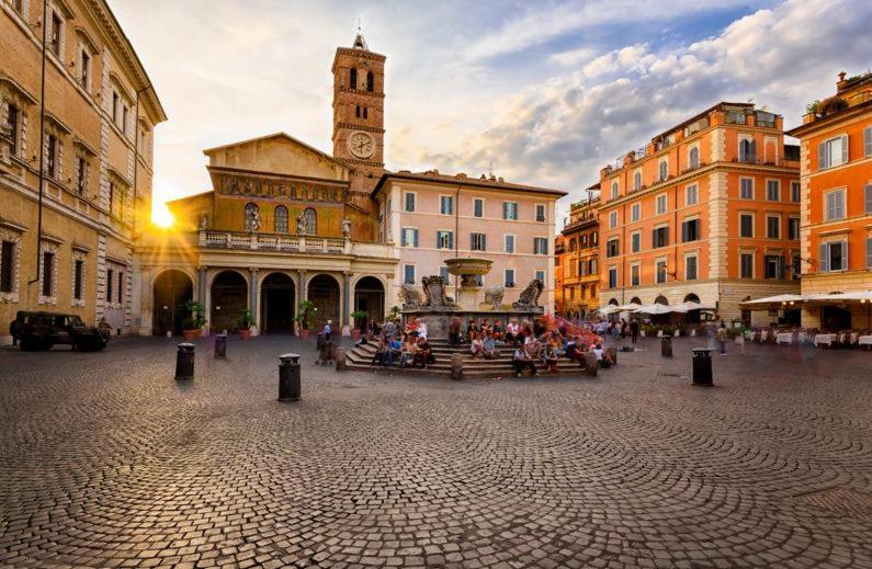 Luxury Art Apartment In Trastevere With Terrace Rome Bagian luar foto