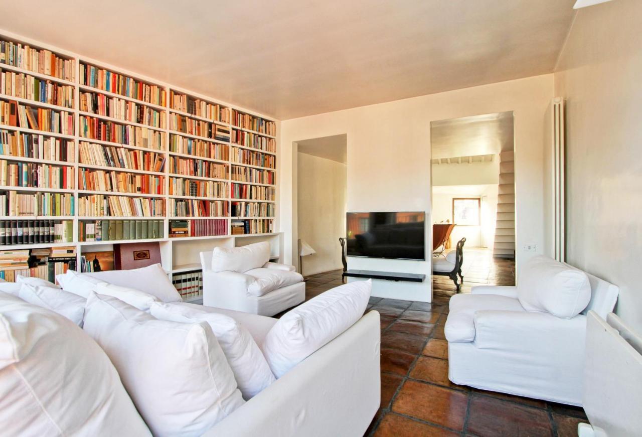 Luxury Art Apartment In Trastevere With Terrace Rome Bagian luar foto