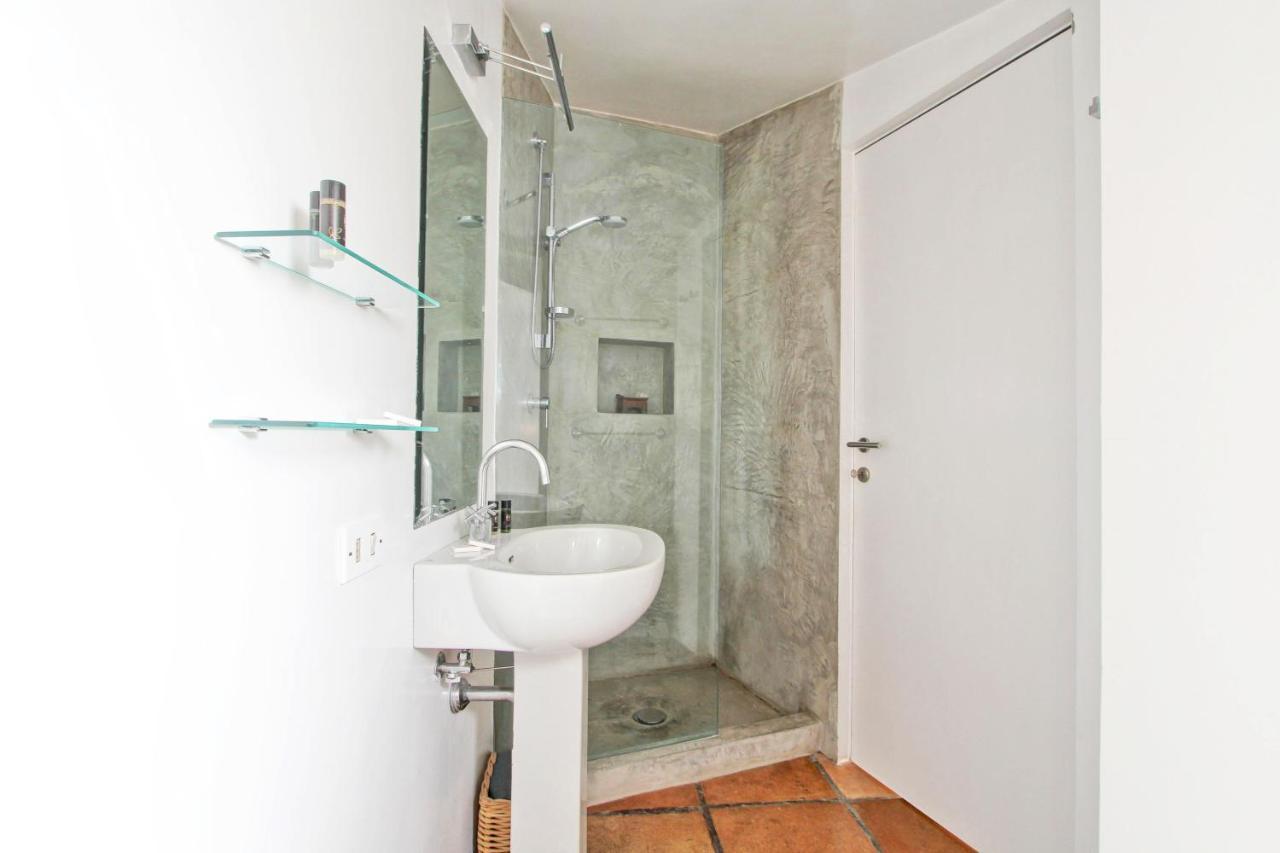 Luxury Art Apartment In Trastevere With Terrace Rome Bagian luar foto