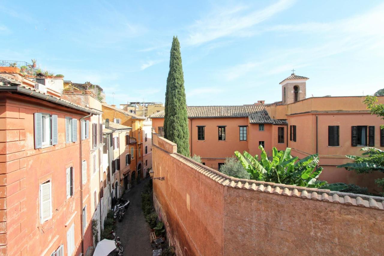 Luxury Art Apartment In Trastevere With Terrace Rome Bagian luar foto