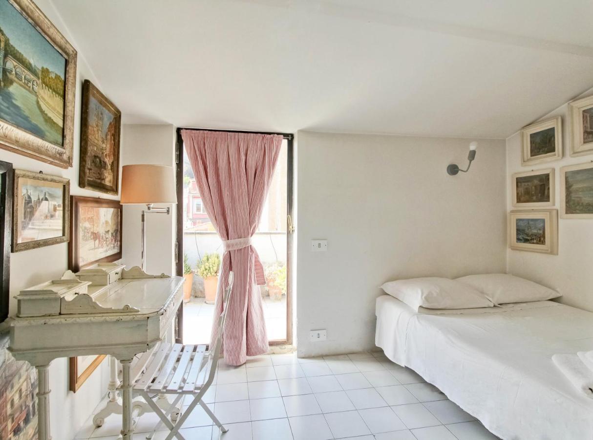 Luxury Art Apartment In Trastevere With Terrace Rome Bagian luar foto